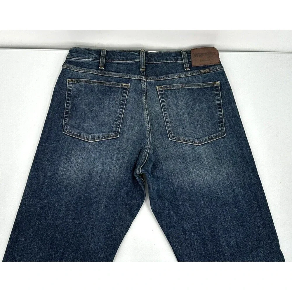 WRANGLER RELAXED FIT STRAIGHT LEG JEANS Men's Size 34‎ X 31